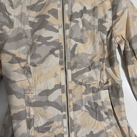 Tommy Hilfiger Light Jacket - Picture 3 of 8